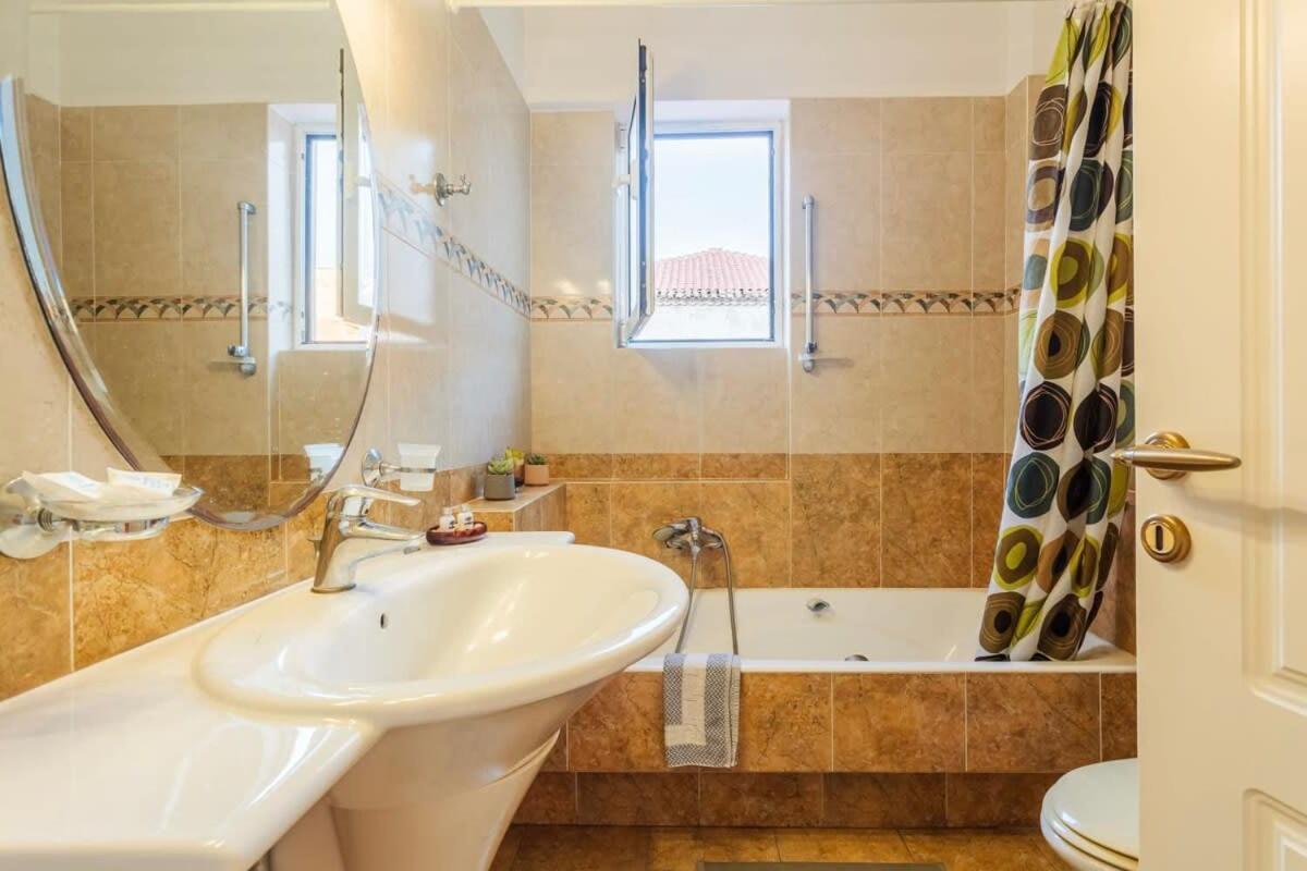Spacious Urban Haven-Family Home, Perfect Location Kalamata Zewnętrze zdjęcie